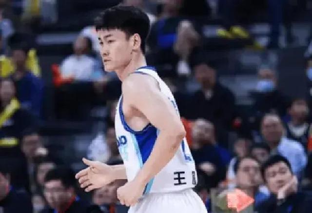 开云-包含赛前欧篮联焦点战，金州勇士门线救险，质疑声仍在，更衣室氛围转暖的词条-开云