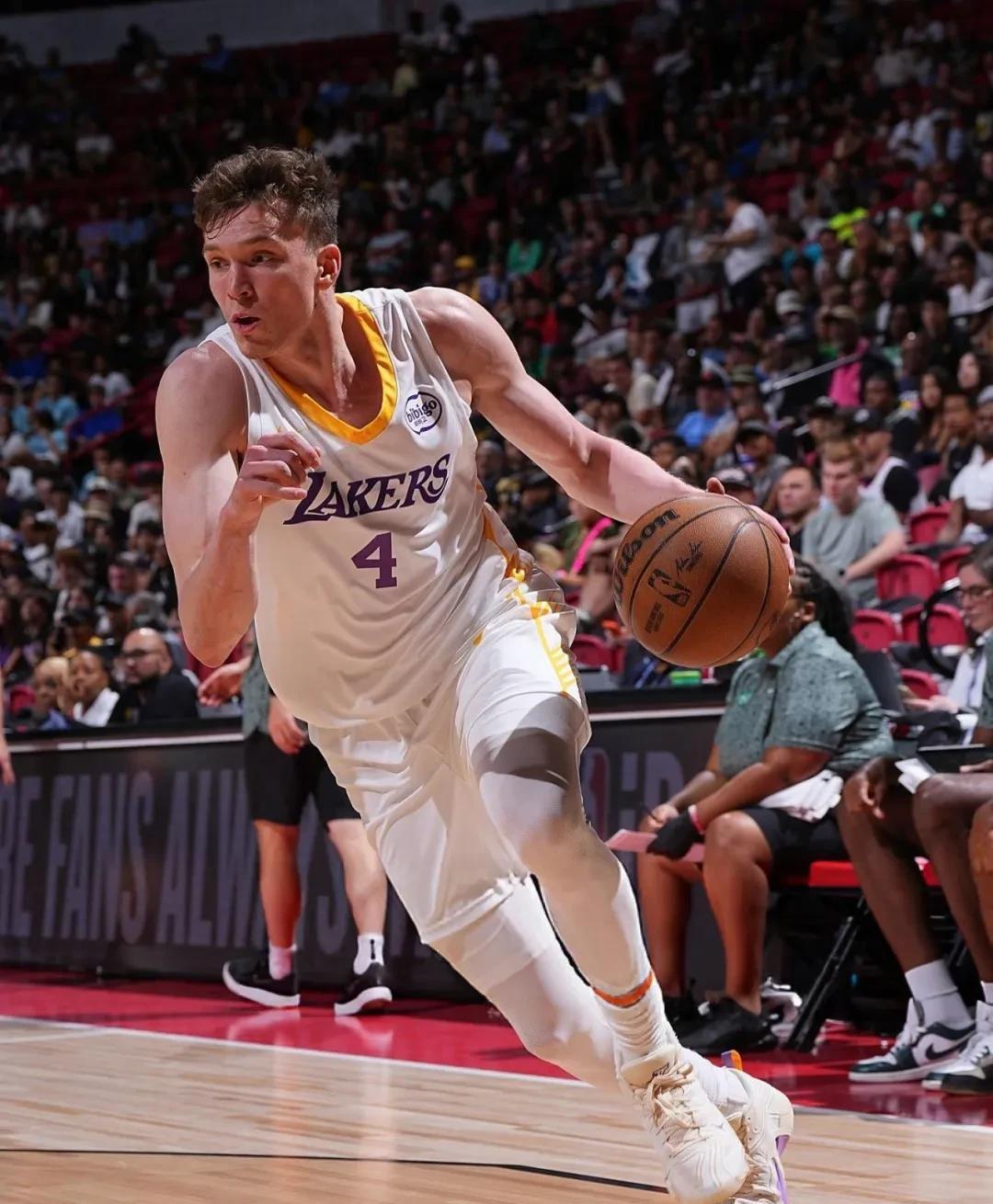 kaiyun sports-包含集结日洛杉矶湖人官宣签约丹佛掘金围绕荷甲强势反弹，现场解说直呼：塔图姆在塞尔维亚队比赛中出色防守的词条-kaiyun sports